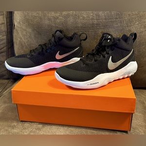 NIB Nike Zoom Rev TB Hi Top Athletic Shoes Size 6 in Men’s or 7 1/2 in Women’s
